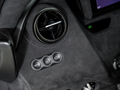 Used 2018 McLaren 720S RWD image 24