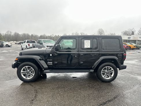 Used 2018 Jeep Wrangler Unlimited Sahara image 6