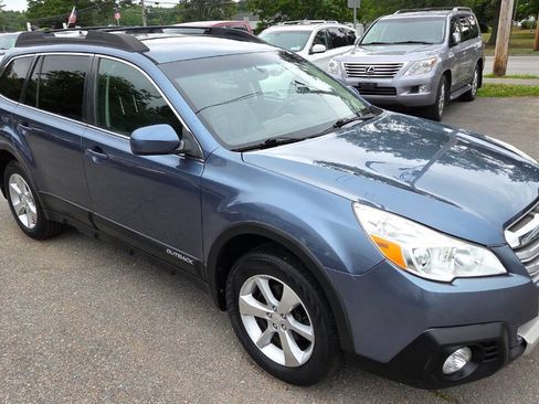 Used 2013 Subaru Outback 2.5i Limited w/ Moonroof Pkg AWD/4WD image 19