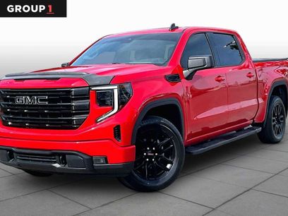 Used 2022 GMC Sierra 1500 Elevation w/ LPO, Elevation Black Package