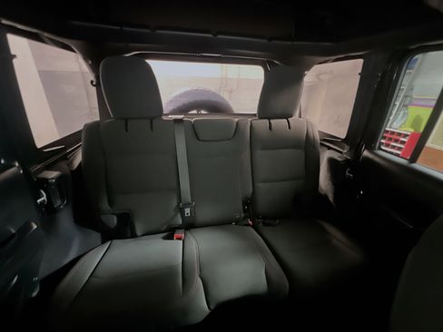 Used 2020 Jeep Wrangler Unlimited Rubicon image 32