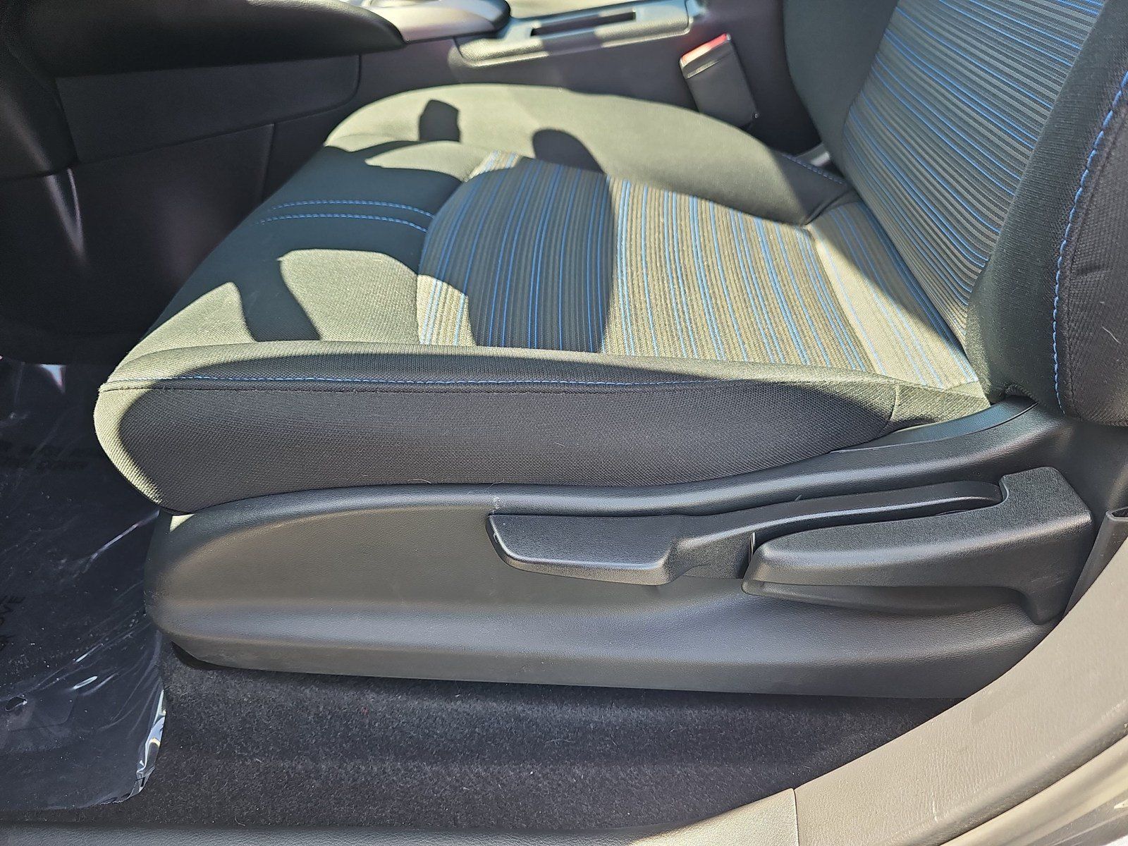 Used 2025 Nissan Leaf S FWD image 25