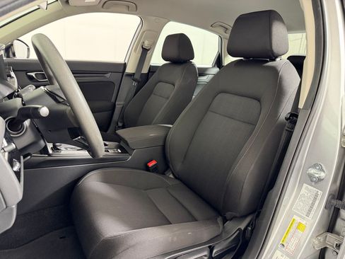 Certified 2025 Honda Civic LX image 4