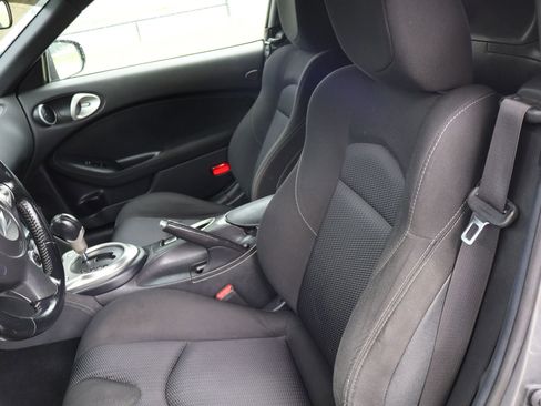 Used 2013 Nissan 370Z Roadster image 23