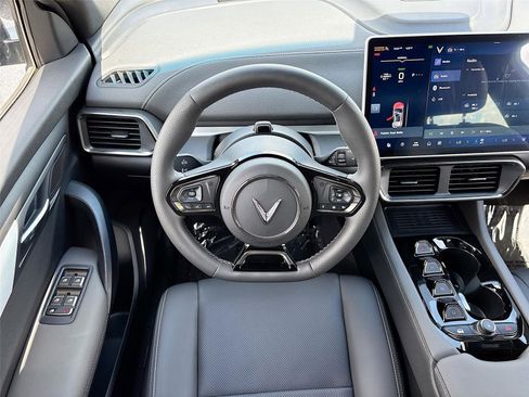 New 2025 VinFast VF 8 Plus AWD/4WD image 21