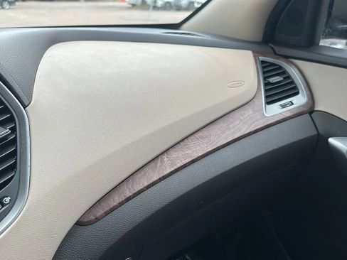 Used 2018 Hyundai Santa Fe Sport FWD image 37