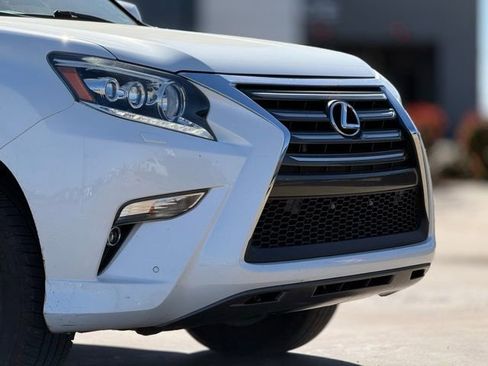 Used 2015 Lexus GX 460 w/ Premium Package image 7