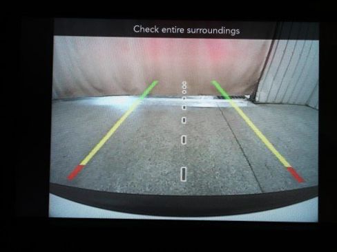 Used 2020 Jeep Cherokee Latitude Plus w/ Cold Weather Group AWD/4WD image 16