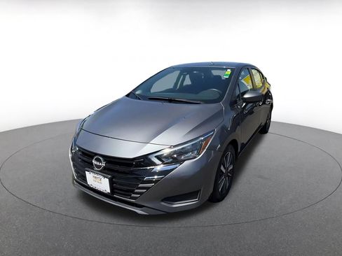 Used 2025 Nissan Versa SV FWD image 7