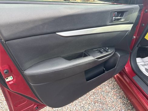 Used 2010 Subaru Legacy 2.5i Premium image 14