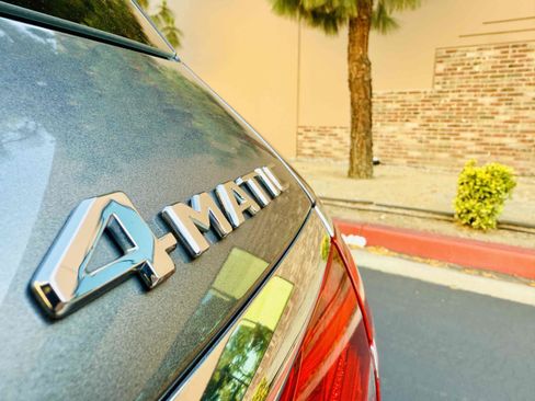 Used 2017 Mercedes-Benz E 400 4MATIC Wagon image 28