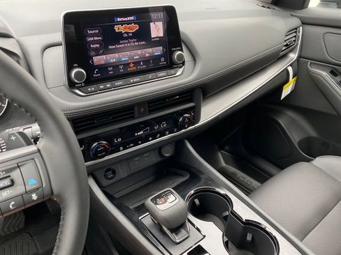 New 2026 Nissan Rogue SV AWD/4WD image 17