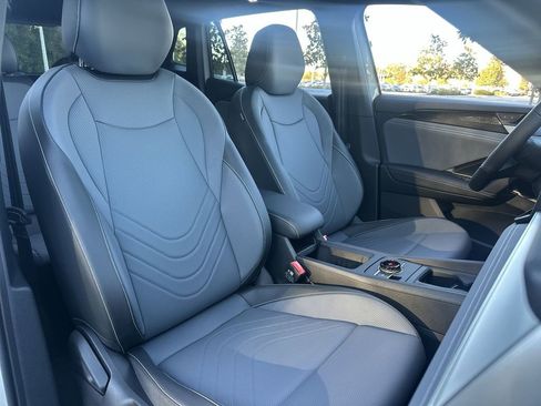 New 2026 Volkswagen Tiguan SE R-Line image 26