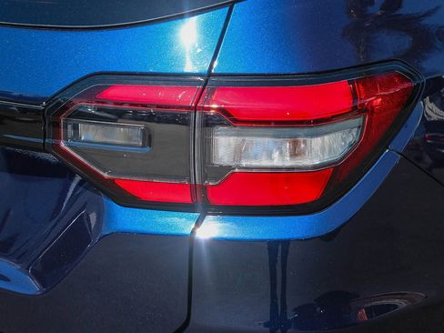 Used 2024 Honda Pilot Touring image 10