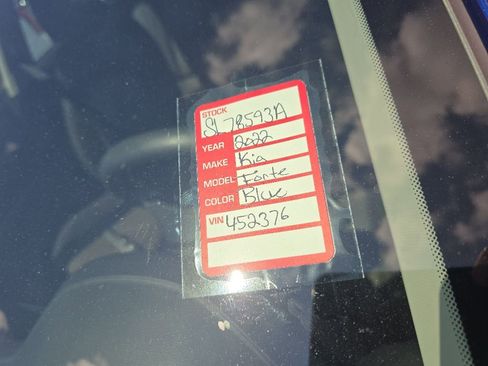 Certified 2022 Kia Forte LXS FWD image 7