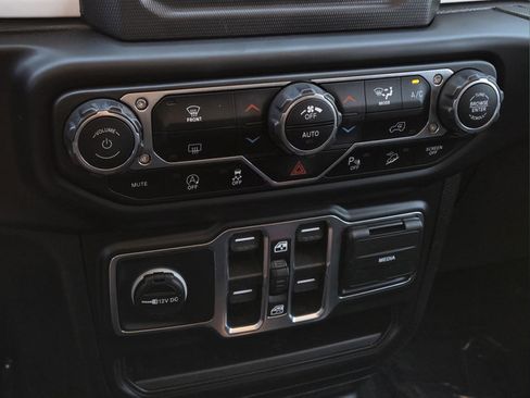 Used 2021 Jeep Wrangler Unlimited Sport AWD/4WD image 23