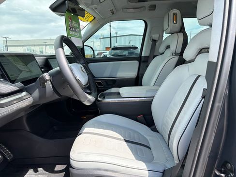 Used 2024 Rivian R1S Adventure AWD/4WD image 9