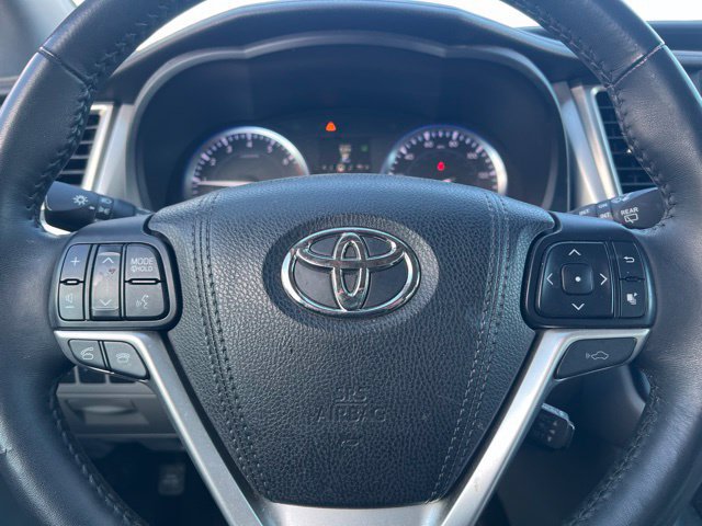 Used 2015 Toyota Highlander Limited Platinum AWD/4WD image 21