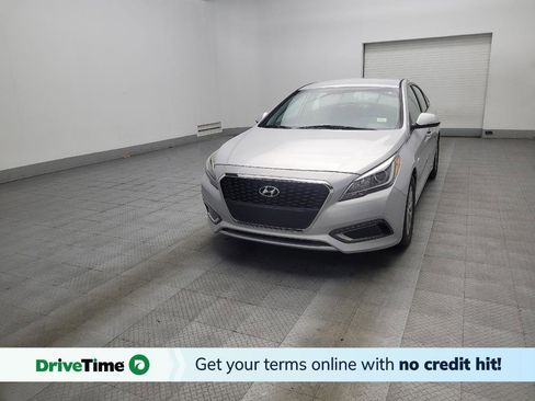 Used 2016 Hyundai Sonata SE image 1