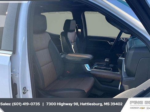 New 2026 Chevrolet Silverado 1500 High Country AWD/4WD image 8