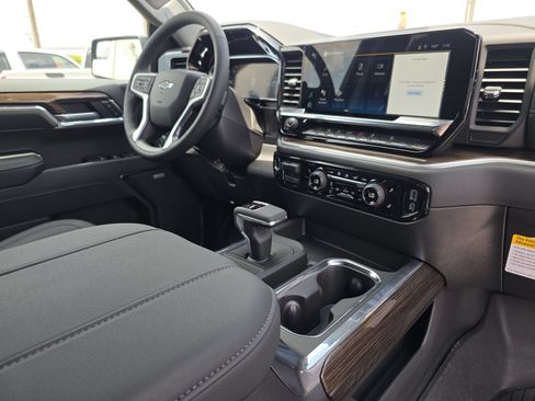 New 2026 Chevrolet Silverado 1500 RST w/ Dark Appearance Package AWD/4WD image 16