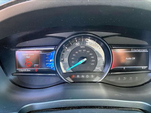 Used 2016 Ford Explorer XLT w/ Equipment Group 202A AWD/4WD image 27