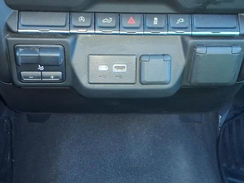 Used 2022 Chevrolet Silverado 1500 Custom w/ Safety Confidence Package image 24