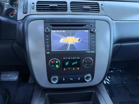 Used 2013 Chevrolet Suburban LT AWD/4WD image 40