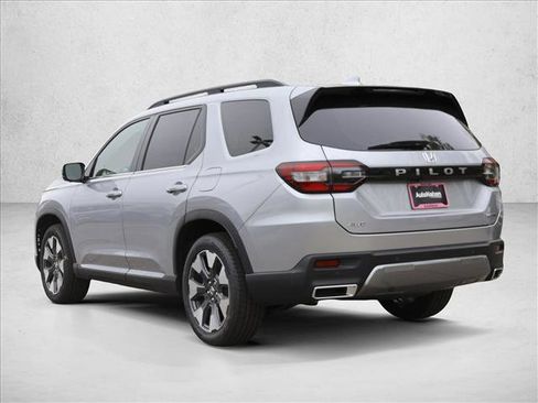 New 2026 Honda Pilot Touring image 7