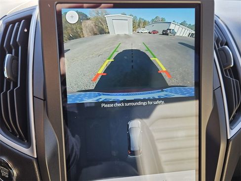 Used 2022 Ford Edge SEL w/ Convenience Package image 18