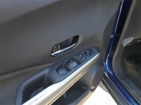 Used 2020 Nissan Kicks SV image 18