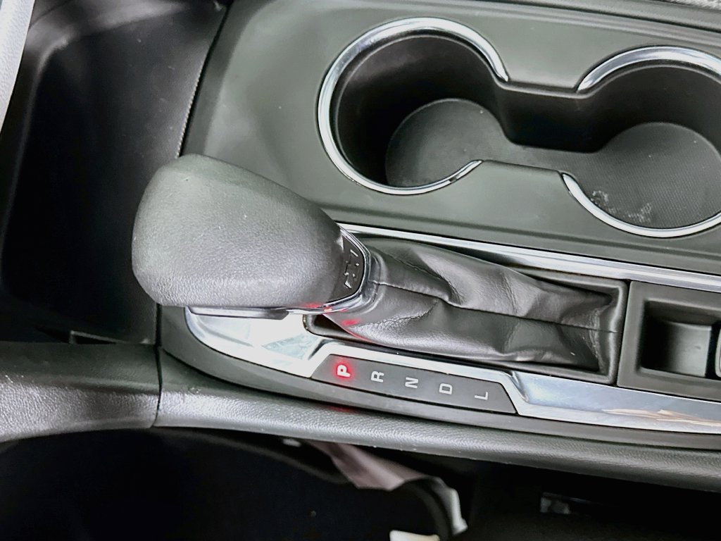 Used 2022 Chevrolet Equinox LS w/ LS Convenience Package FWD image 16