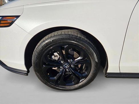 Used 2025 Honda Accord SE image 23