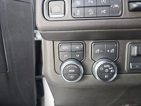 Used 2023 GMC Yukon XL Denali Ultimate image 19