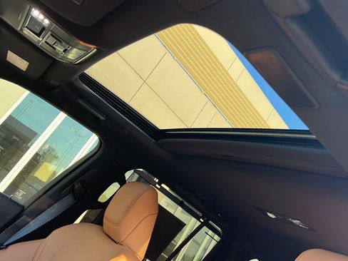 Certified 2025 Lexus LX 600 4WD w/ Accessory Package (Z1) image 35