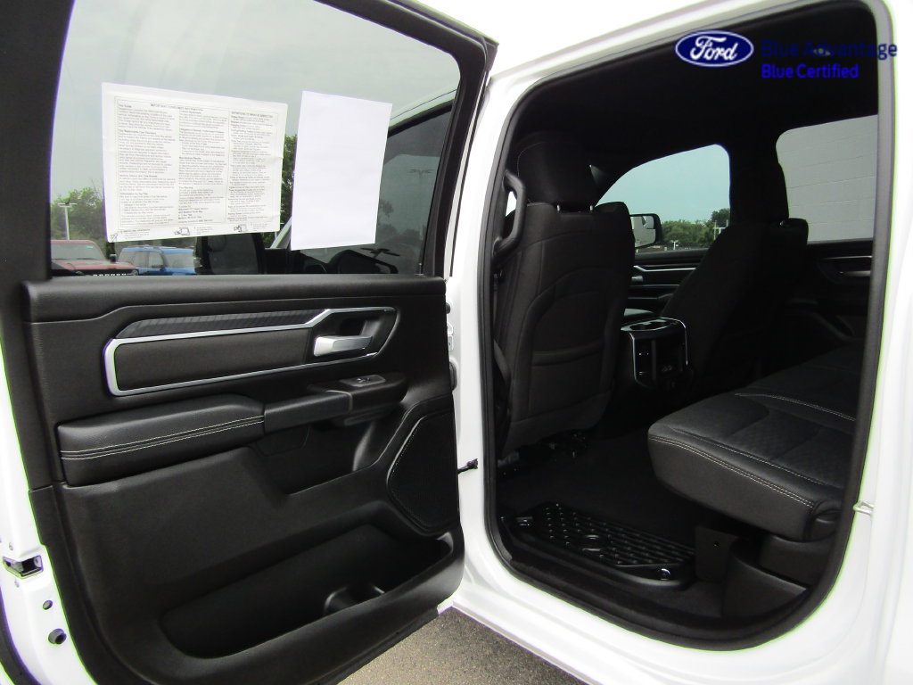 Used 2025 RAM 1500 4x4 Crew Cab image 34