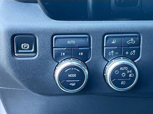 Used 2025 GMC Sierra 1500 SLT image 10