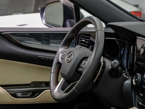 Used 2024 Lexus NX 250 FWD image 18