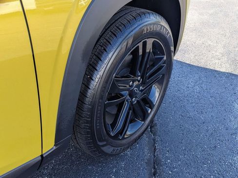 Used 2024 Chevrolet Trax ACTIV w/ Sunroof Package image 31