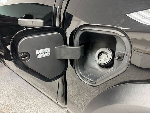 Used 2024 Chevrolet Colorado Trail Boss w/ Technology Package image 28