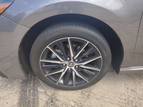 Used 2024 Toyota Camry SE FWD image 2