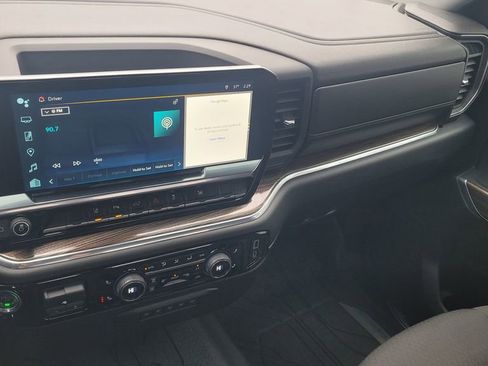 Used 2024 Chevrolet Silverado 3500 LT w/ Convenience Package image 21