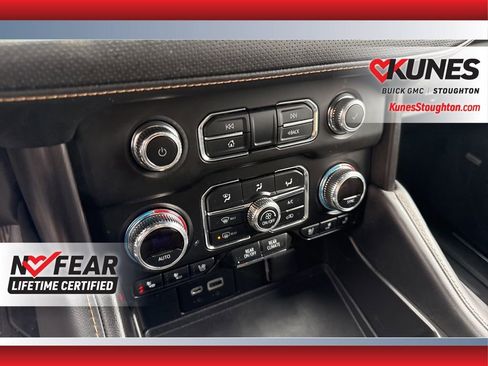 Used 2022 GMC Yukon AT4 image 34