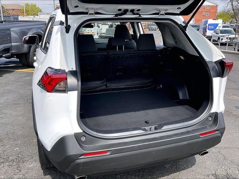 Used 2021 Toyota RAV4 XLE w/ Carpet Mat Package (TMS) image 26