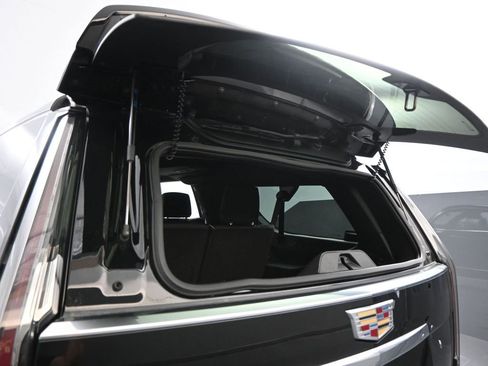 Used 2025 Cadillac Escalade ESV Premium Luxury image 48