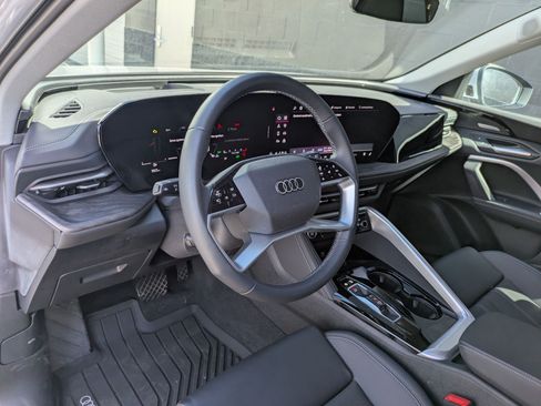 Certified 2025 Audi Q5 Premium Plus w/ Premium Plus AWD/4WD image 11