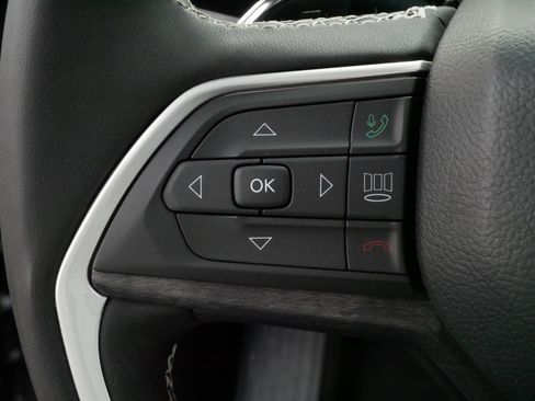 Used 2023 Jeep Grand Cherokee Limited w/ Luxury Tech Group II AWD/4WD image 26