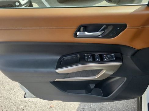 Used 2022 Nissan Pathfinder Platinum w/ Cargo Package image 19