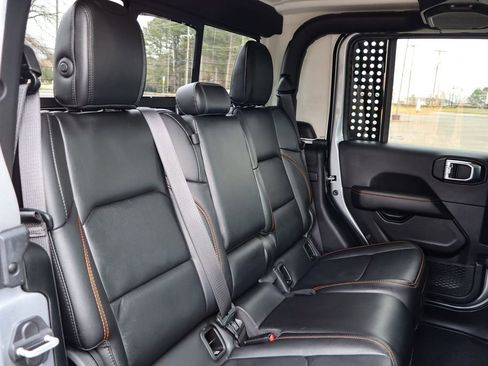 Used 2021 Jeep Gladiator Mojave image 16