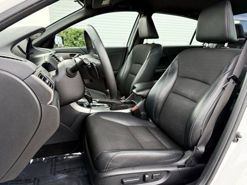 Used 2017 Honda Accord Sport image 20